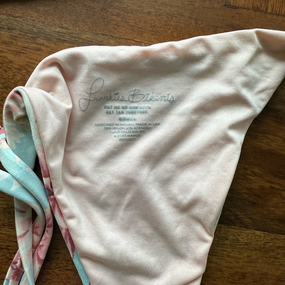 FRANKIES BIKINIS: WILDFLOWER CROCHET BIKINI SET size SMALL - Picture 4 of 11